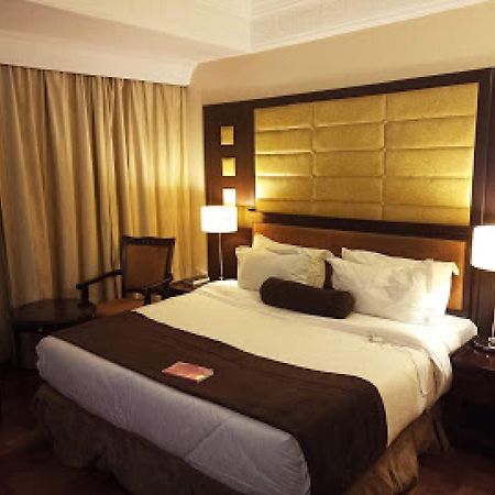 Room In Lodge - Owu Crown Hotel, Ibadan Exterior foto
